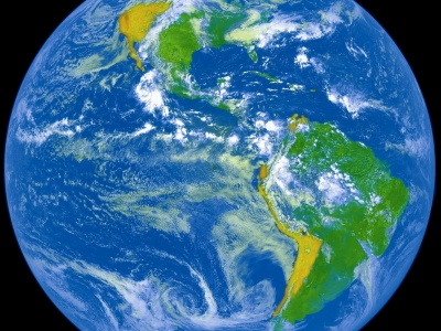 Can non-teaching professionals become effective teachers?